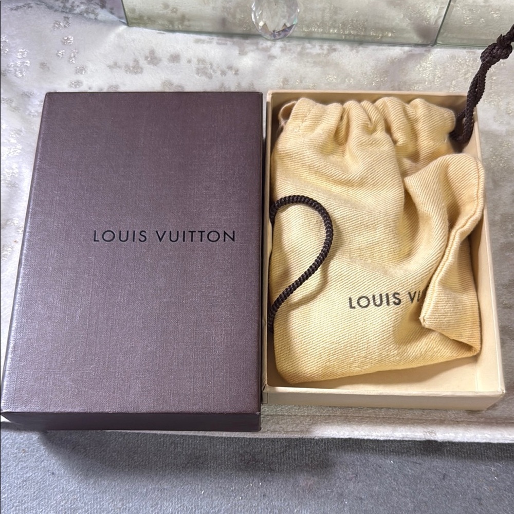 Louis Vuitton Brown Box with Cream Dust Bag Louis key chain
